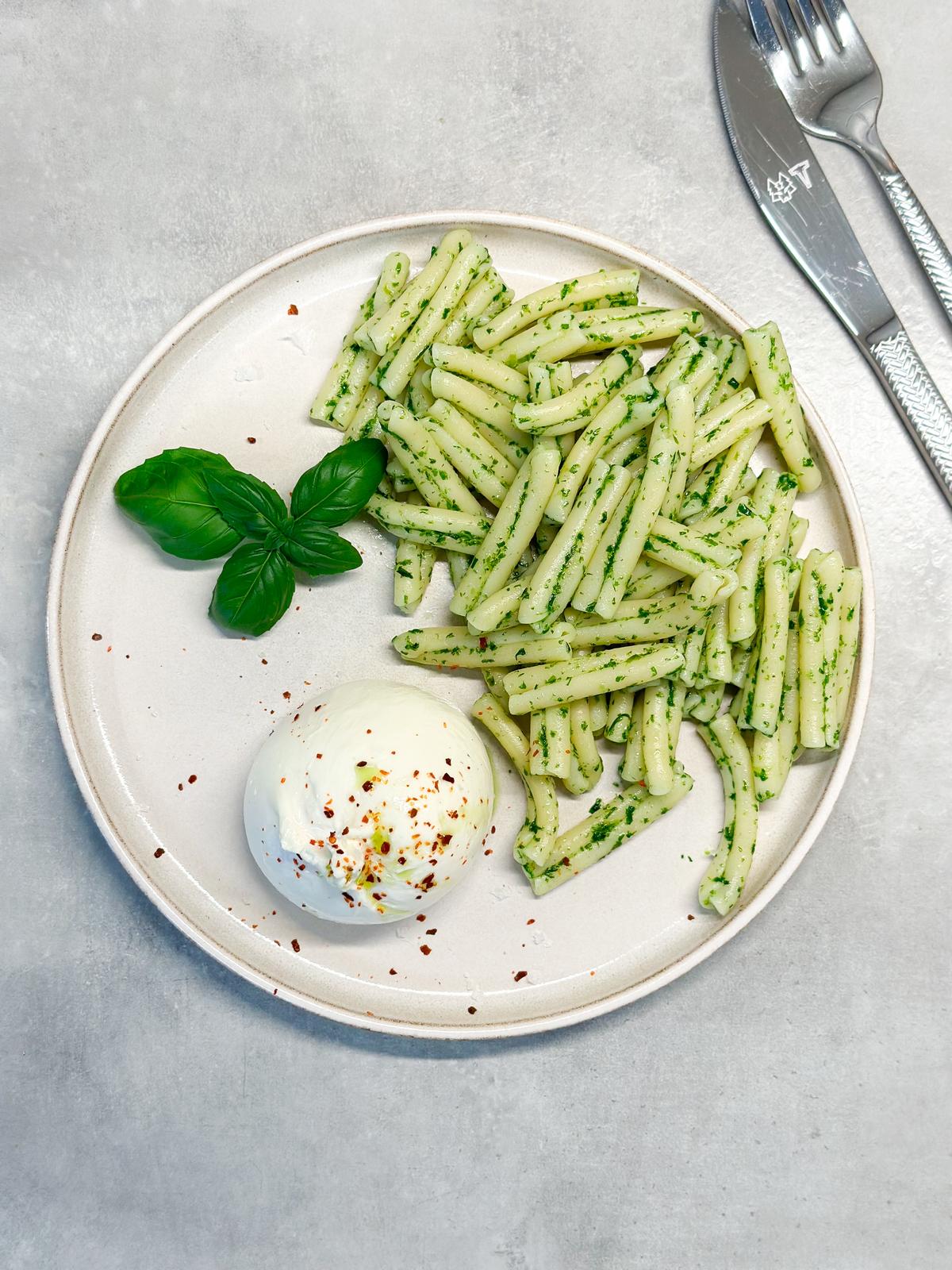 RAMSLÖKSPASTA MED BURRATA