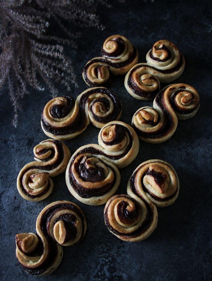 CHOKLAD­BRIOCHEBULLAR